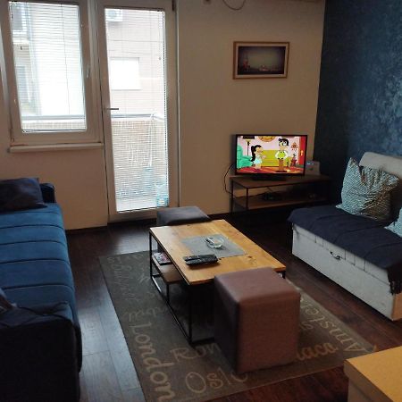 Apartman Tatjana Нови-Сад Экстерьер фото