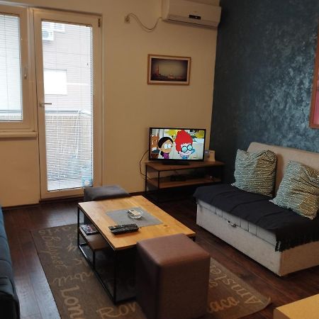 Apartman Tatjana Нови-Сад Экстерьер фото